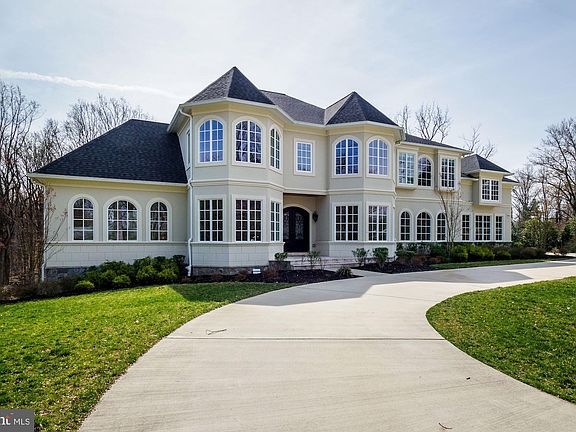 2nd image of 8560 Horseshoe Ln