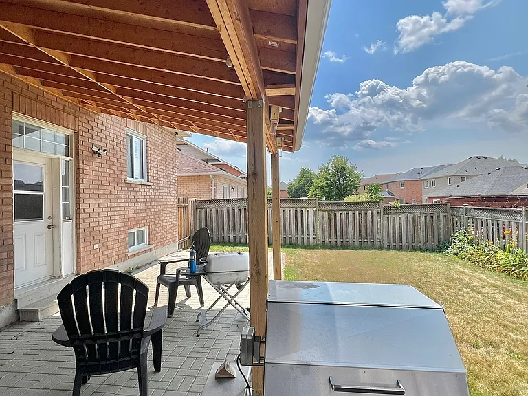 88 Baycliffe Dr — Photo 26