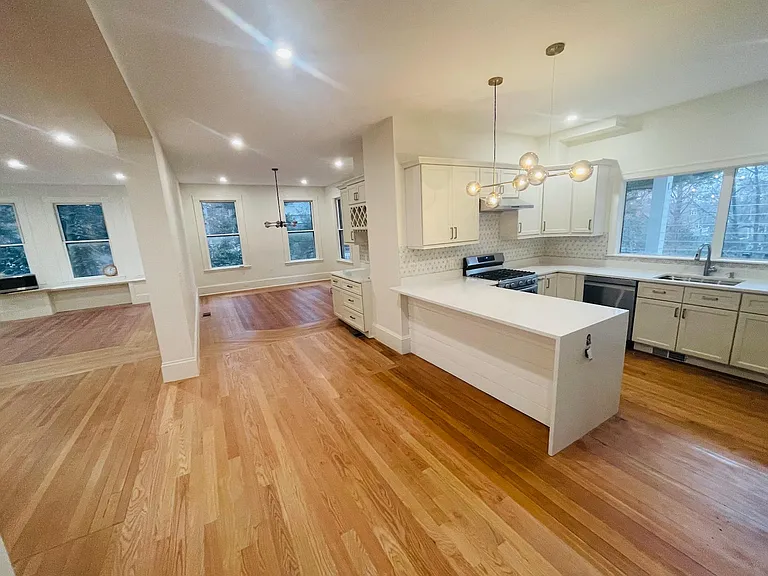 141 Cypress St — Photo 10