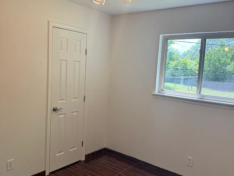 302 Bonnie Dr #A — Photo 13