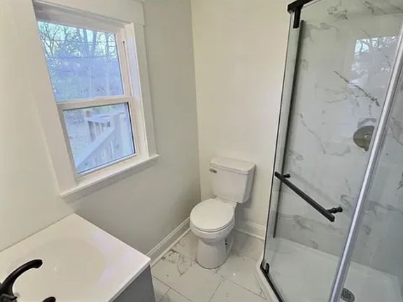4th image of 4434 Forest Ave