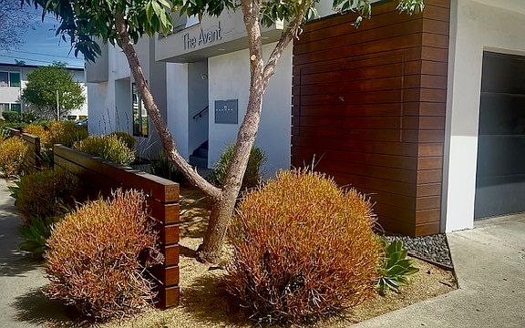 2nd image of 849 N Van Ness Ave #5