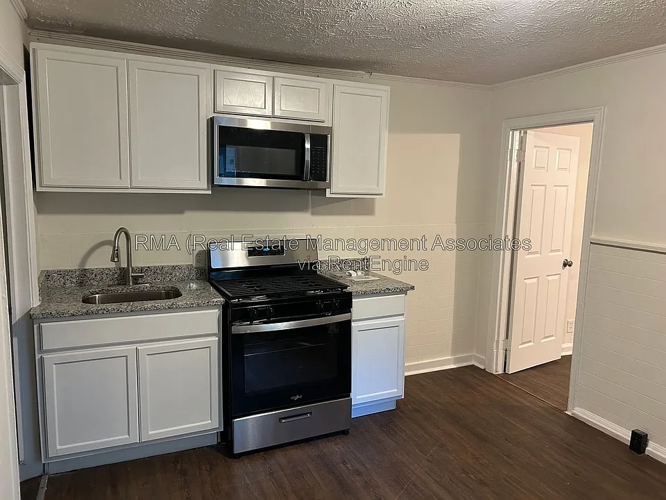 122 Realty St