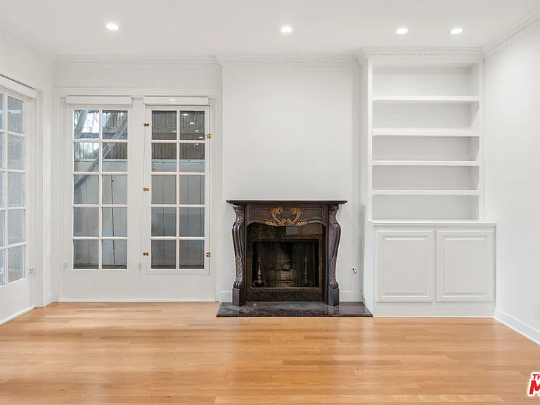 1260 S Beverly Glen Blvd #101 — Photo 5