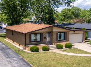 18532 Christina Dr, Lansing, IL