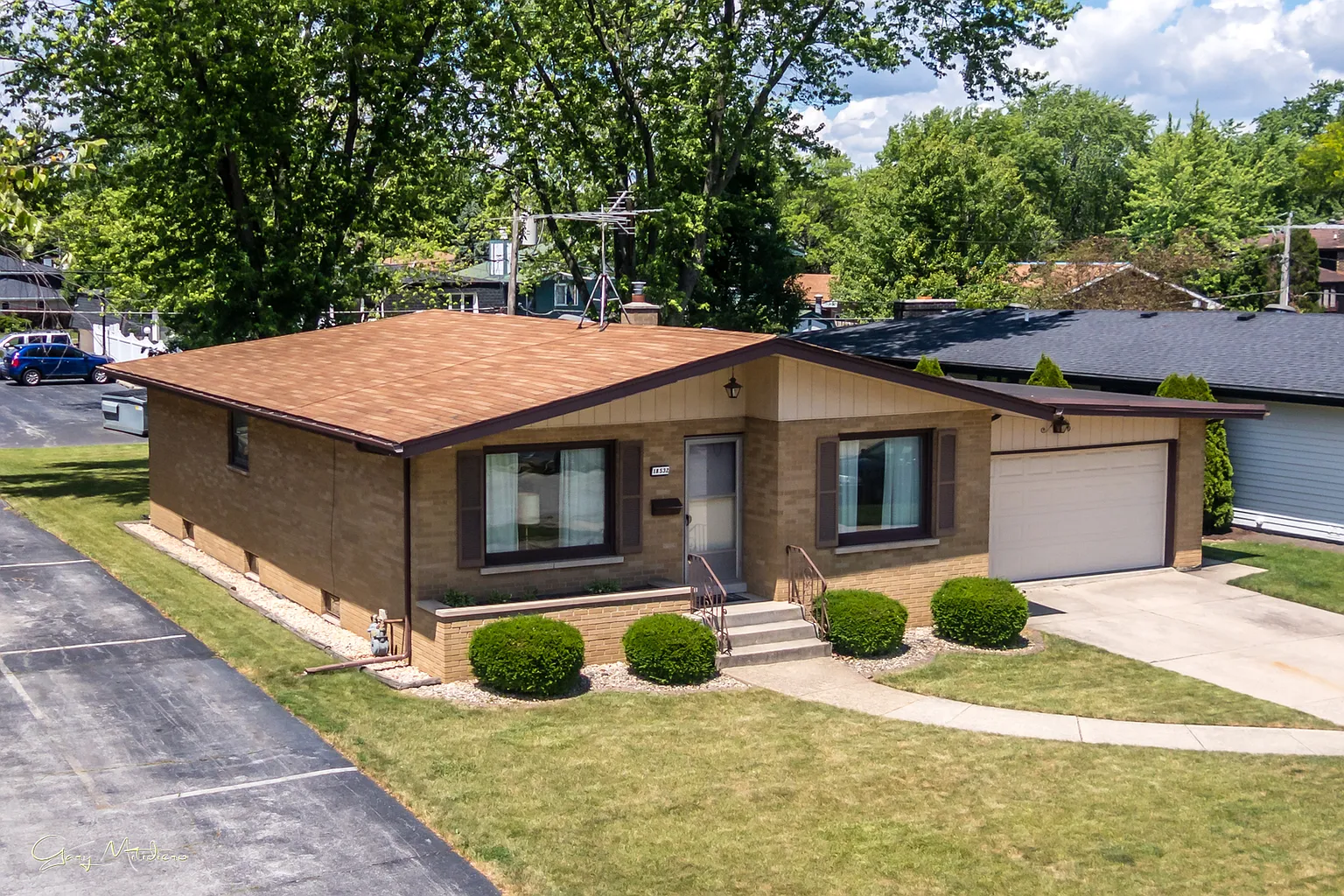 18532 Christina Dr photo 1