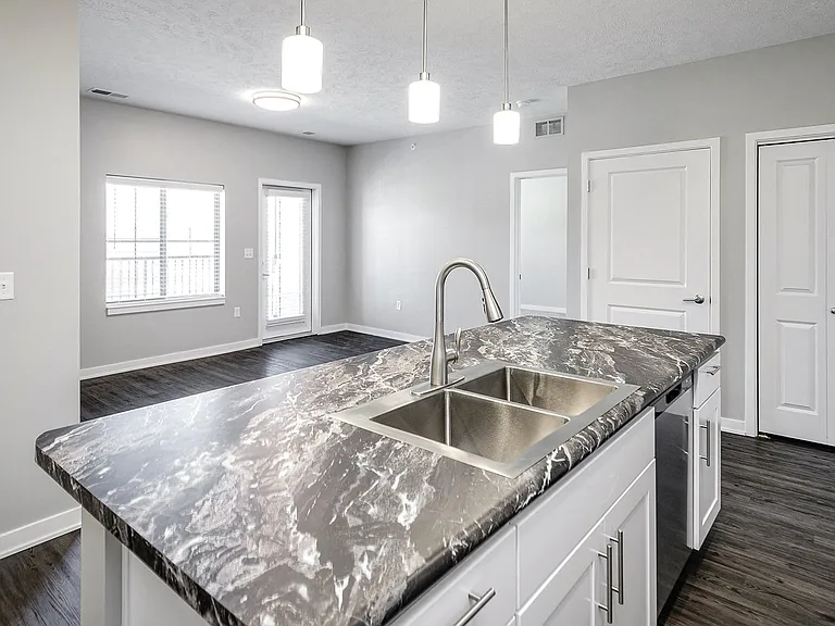 Deerfield Apartments & Chateaus — Photo 8