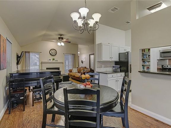 4th image of 12 Monterey Dr