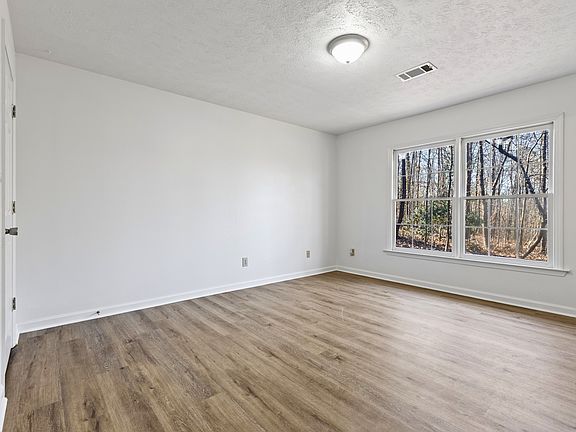 2nd image of 463 Reede St #1