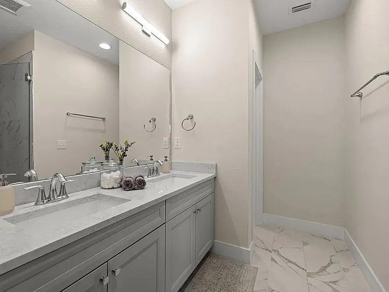 3120 W Azeele St #1 — Photo 15