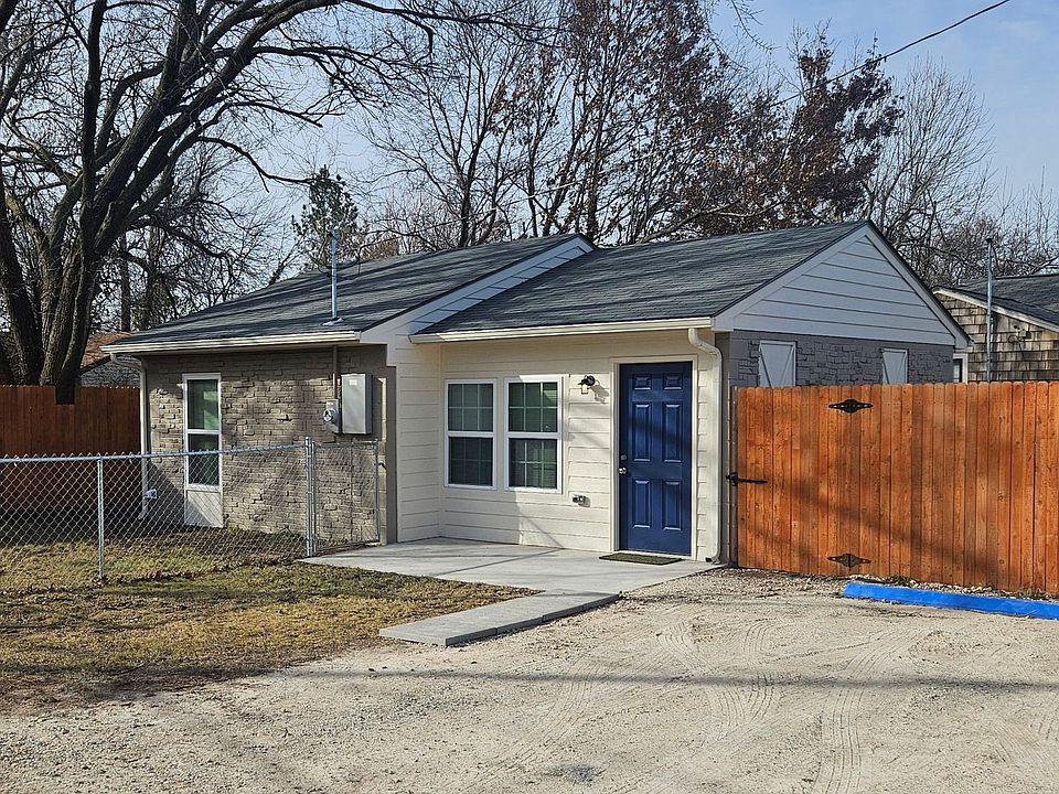 1st image of 601 Villa Dr #2