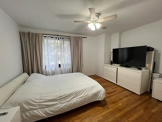 Rented by AZ REALTY NYC LLC | media 15