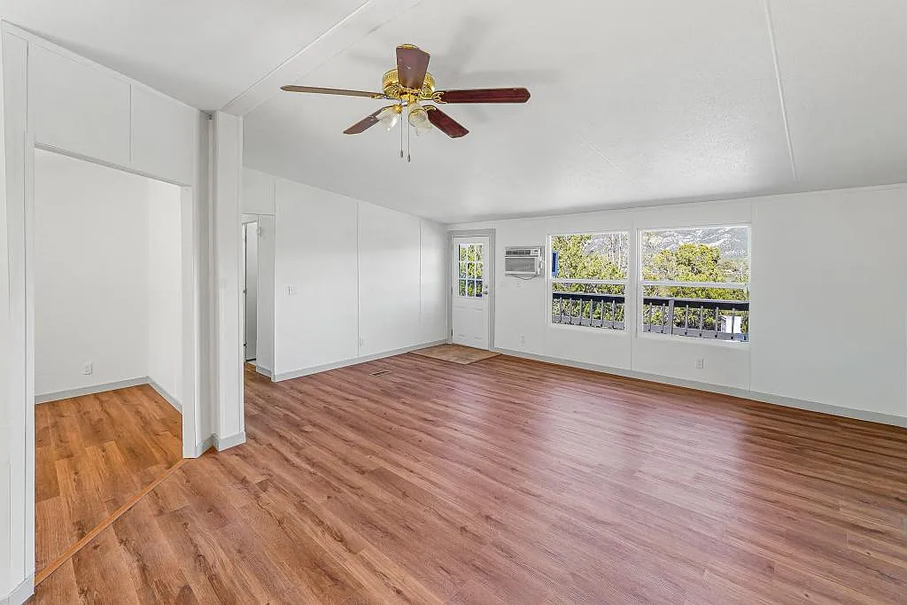 254 Deer Park — Photo 4