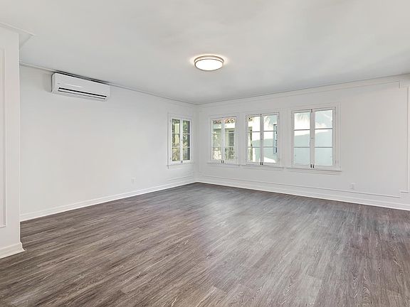 4th image of 744 S Mansfield Ave #2