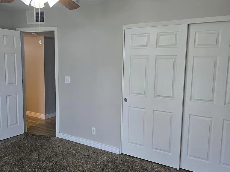 1133 E Butler Dr — Photo 4