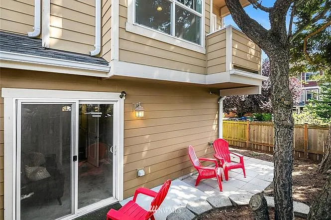 3 bed, 1.5 bath, 1140 sqft, $3,500 — Photo 3