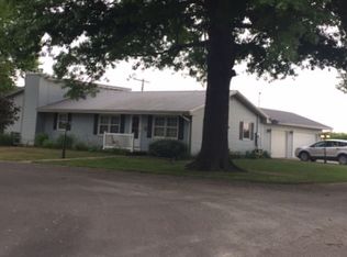 157 W Patterson St, Roodhouse, IL 62082