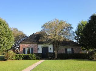 38185 W Lakeview Dr, Prairieville, LA 70769
