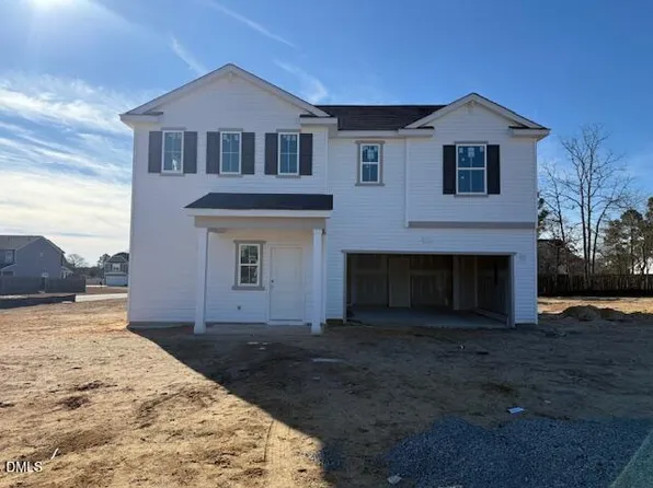 15 Utah Ct, Spring Lake, NC 28390