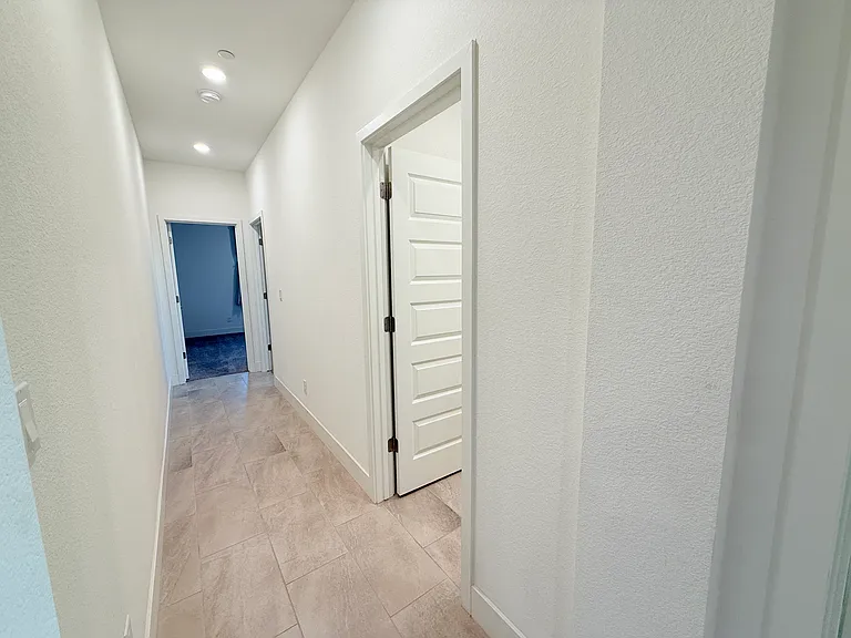 12920 Knightsbrook Ave — Photo 20