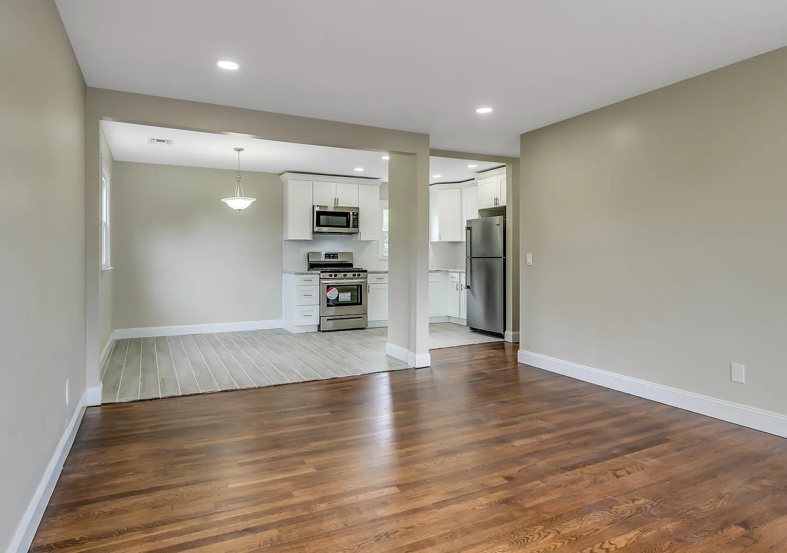 327 Brookfield Pl — Photo 3