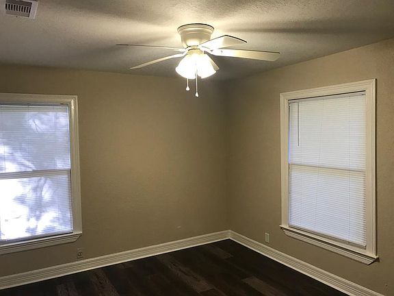 4th image of 213 Camellia St