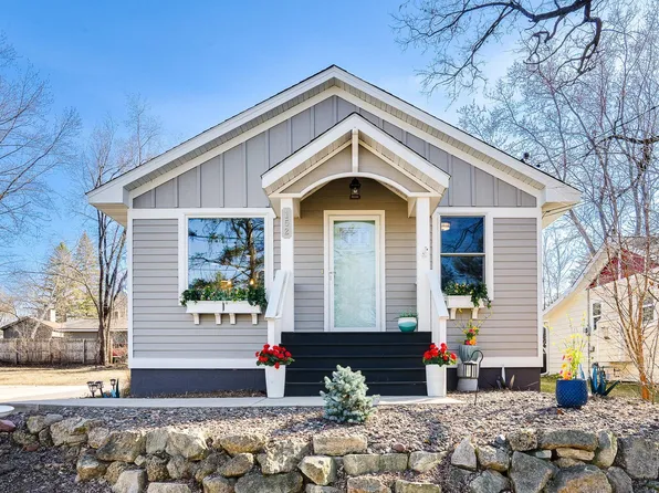 152 Locust St, Saint Paul, MN 55115