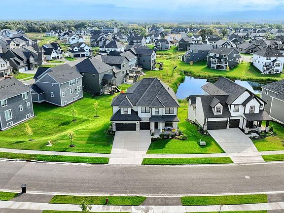 2nd image of 10238 Shadyview Ln N