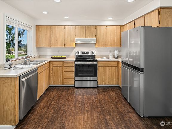 4th image of 26726 NE Anderson Street