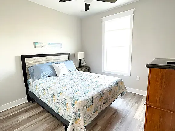 4 bed, 2345 sqft, $3,500 — Photo 2