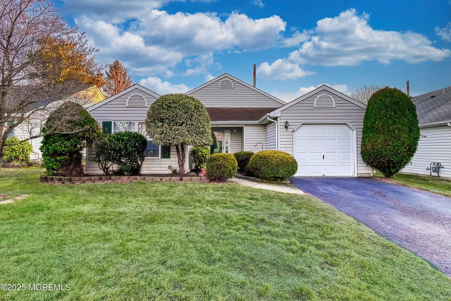 7 Mayapple Drive photo 1