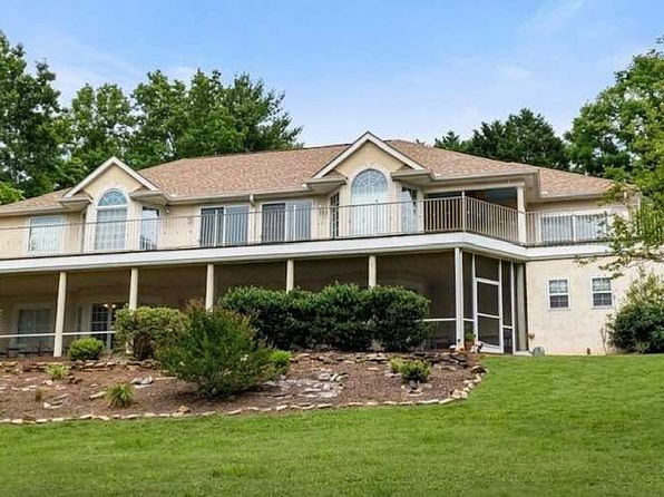 1701 Victoria Woods Dr
