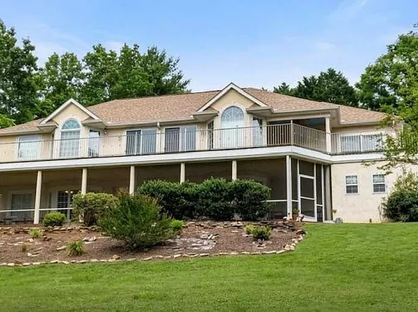 1701 Victoria Woods Dr, Hiawassee, GA 30546