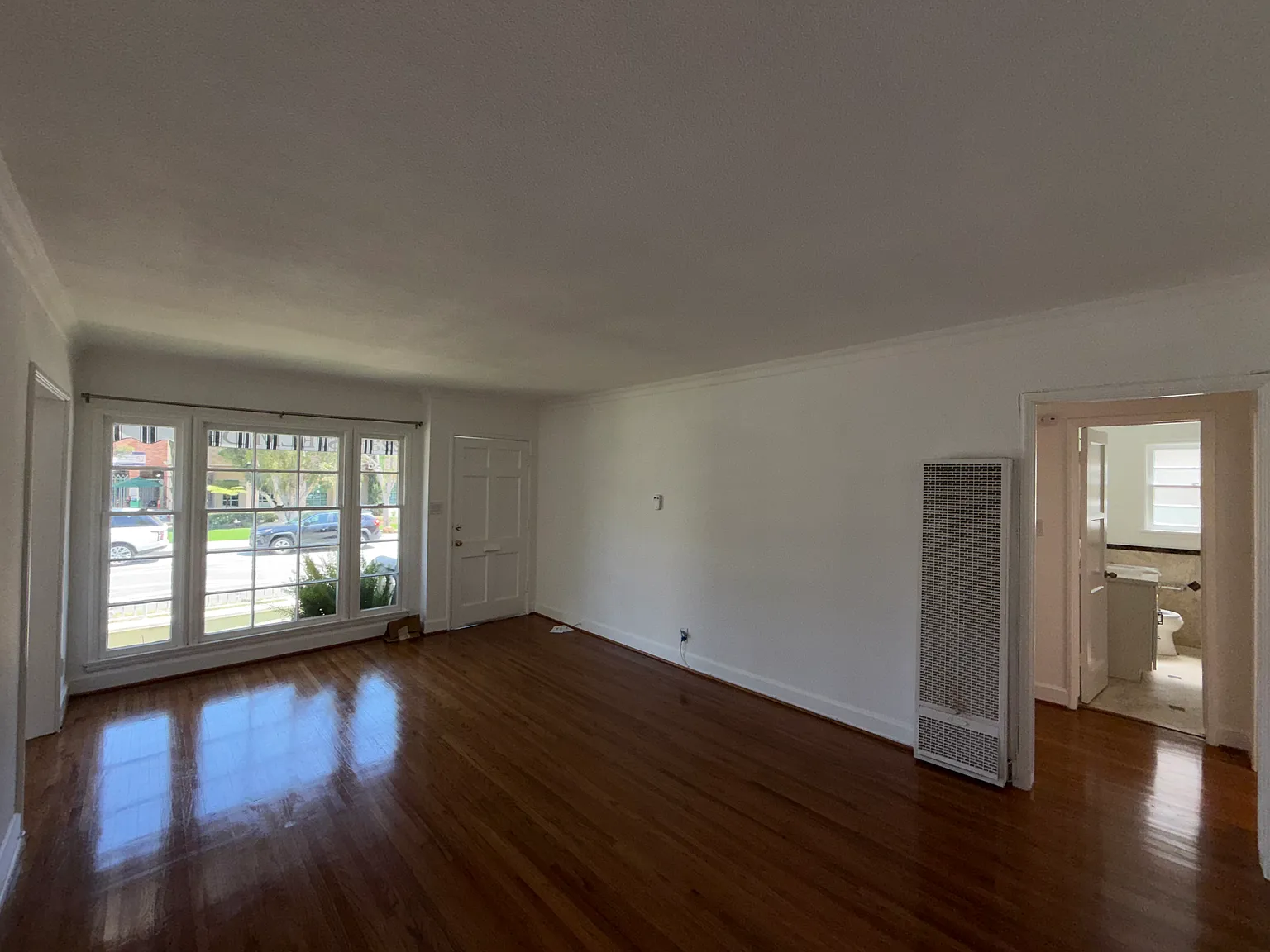 2 bed, 875 sqft, $3,250 — Photo 3