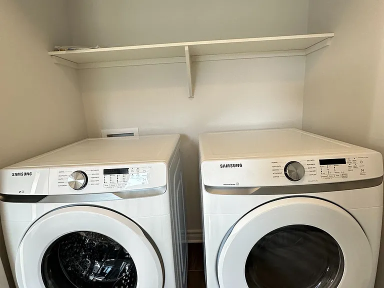 532 Supernova St — Photo 12