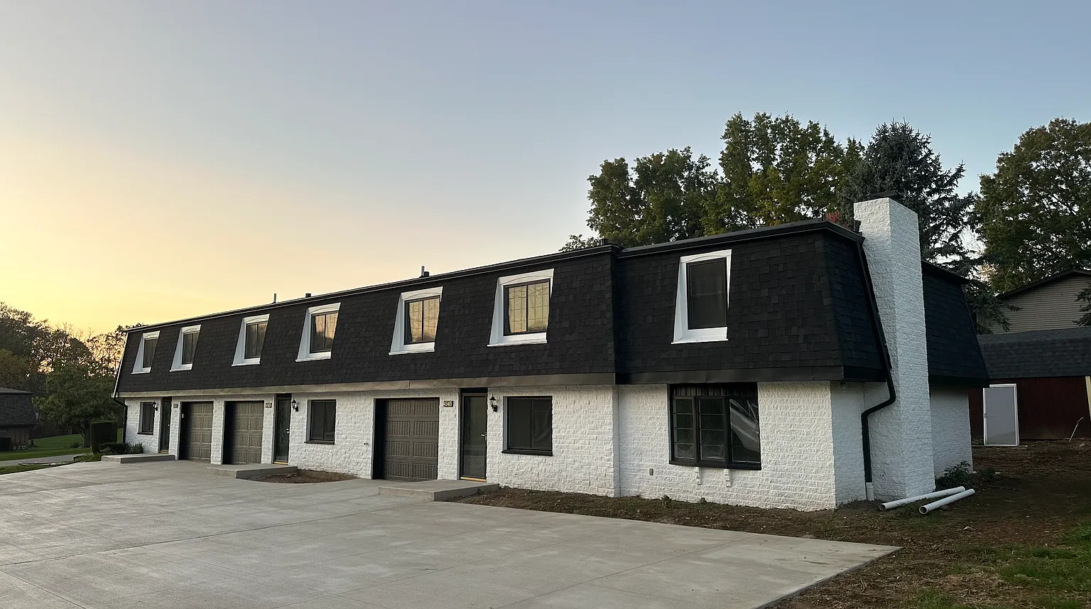 4541-4545 Camelot Cir #1 photo 1