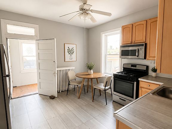 5th image of 4112 W Wellington Ave