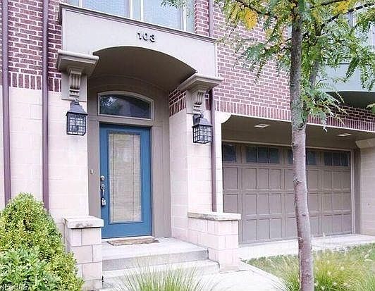 1st image of 103 Vine St #44