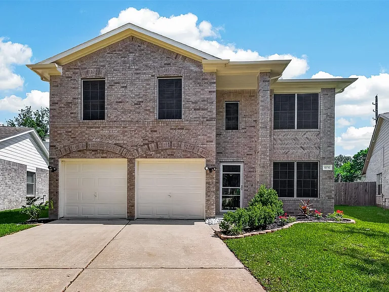 19710 Twin Canyon Ct — Photo 1