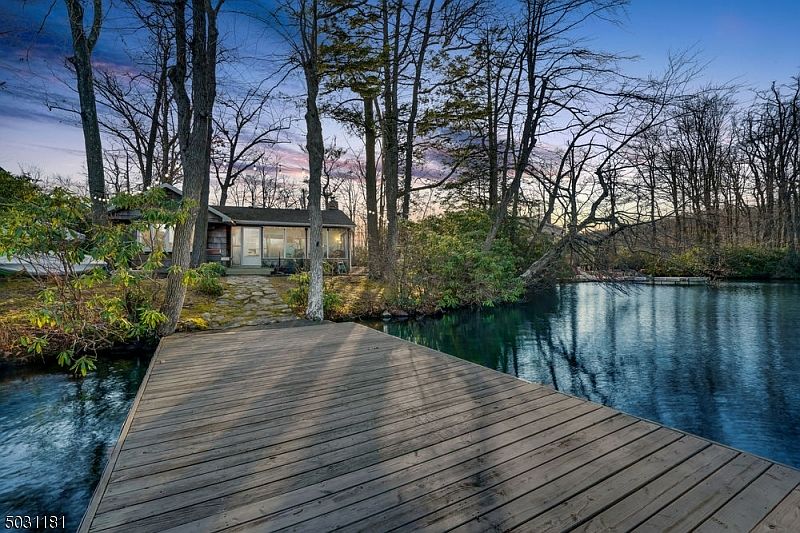 154 LAKE END RD, Newfoundland, NJ 07435 Zillow