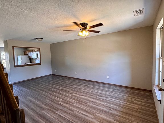 5th image of 1810 Hanson Dr