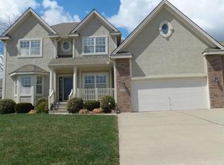 3828 SW Sandstone Dr, Lees Summit, MO 64082