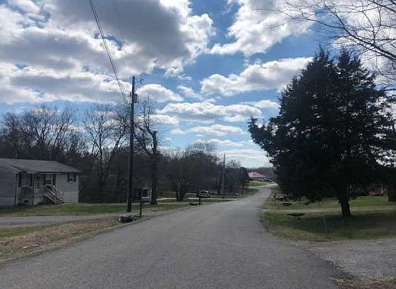 Exterior Neighborhood (street photo)