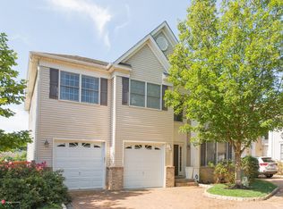 5 Isabella Ct, Atlantic Highlands, NJ 07716