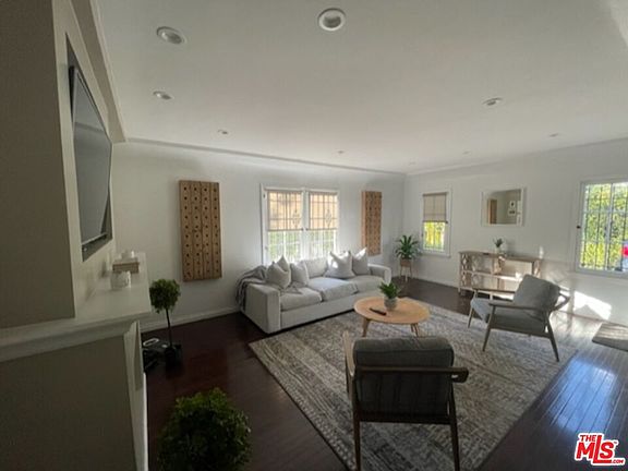 5th image of 432 N Gardner St
