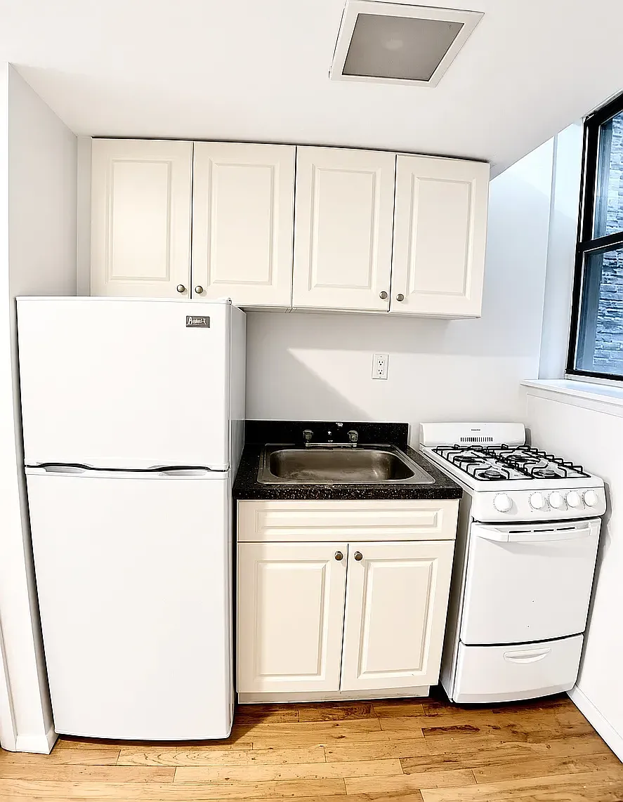 208 West 82nd Street — Photo 3