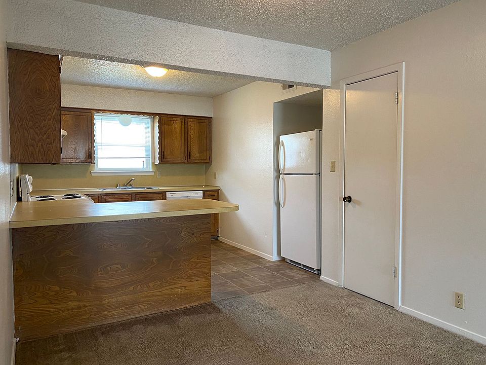 Chandler Crossing 809 N Broad St Chandler TX Zillow