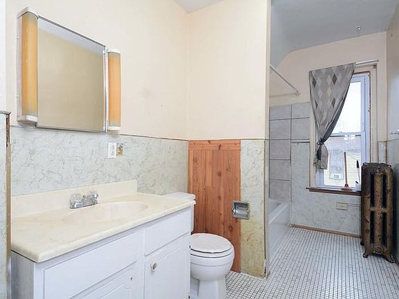 3rd image of 685 York Ave #2