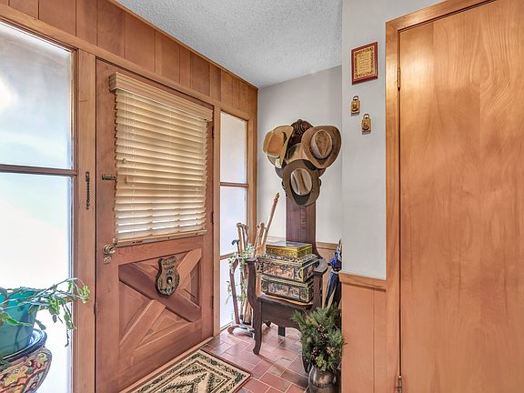 5th image of 3706 Red Bud Dr