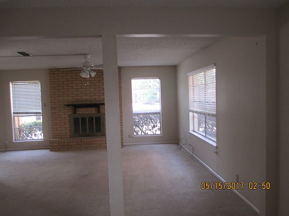 Living Room/ Dining Room